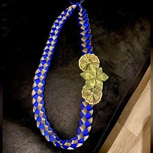 Lei for ur graduate… make their day and outfit special by a graduation lei